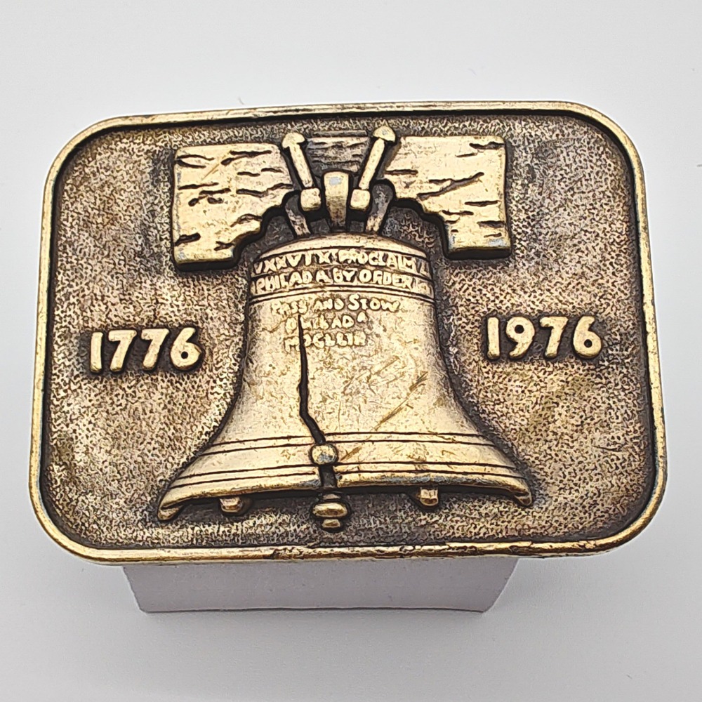 Vintage 1976 Bicentennial Liberty Bell Commemorative Belt Buckle Americana